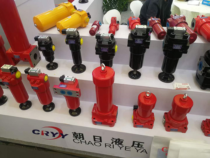 隨著生產(chǎn)制造業(yè)的發(fā)展，液壓配件作為機(jī)械的零件之一被廣泛使用，其中液壓配件起著不可或缺的作用，因?yàn)槭菬o形的存在，所以容易被忽視，那么，下面跟著遠(yuǎn)征液壓一起了解下液壓配件生產(chǎn)應(yīng)符合技術(shù)和使用標(biāo)準(zhǔn)吧!